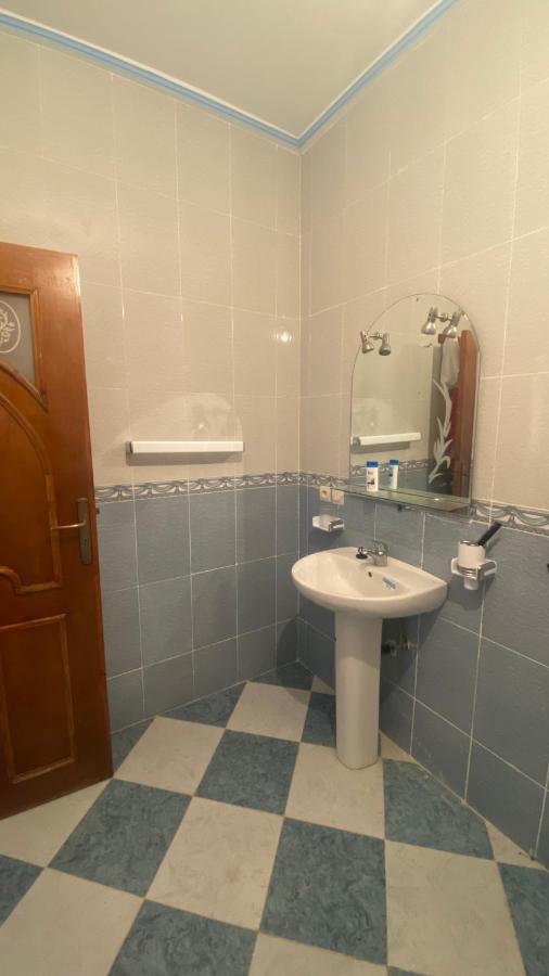Big Appartement In Ksar Sgher And Close 塞吉尔堡 外观 照片
