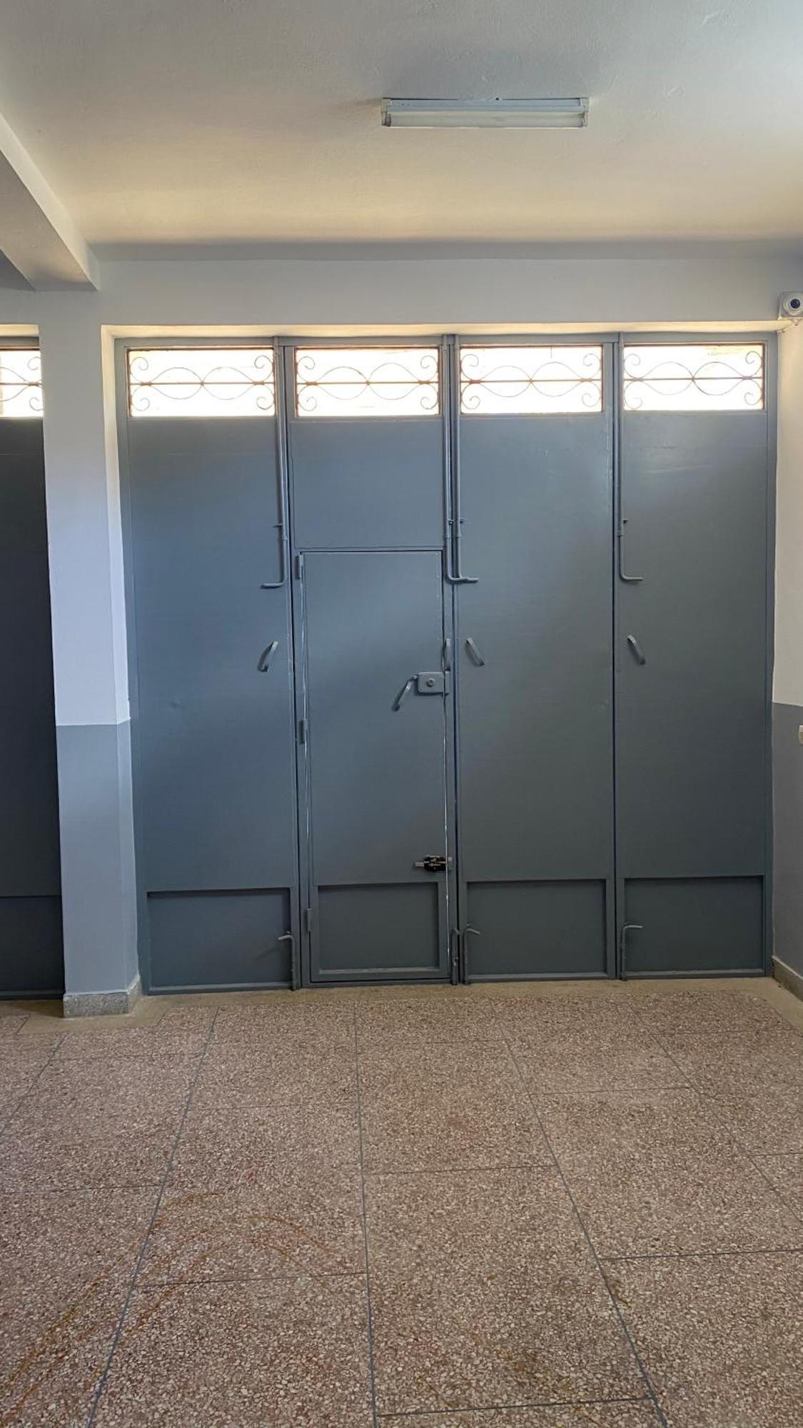 Big Appartement In Ksar Sgher And Close 塞吉尔堡 外观 照片